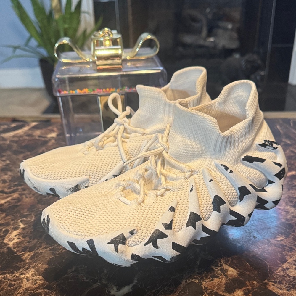 Chosen Steps White and Black Fashion Sneakers - Men’s Size 11